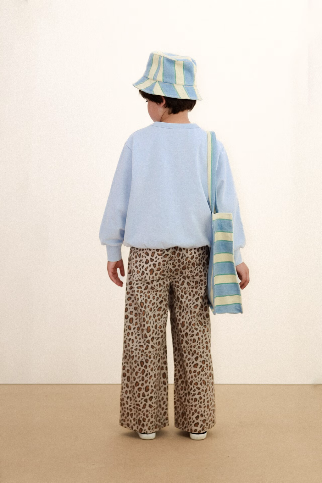TINY HAT GRAPHIC SWEATSHIRT